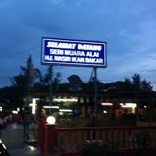 Seafood segar, servis ok dan harganya pun berpatutan juga. Haji Musa Medan Ikan Bakar