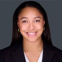 Kelly Smithey's Instagram, Twitter & Facebook