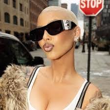 Terry Minks's Instagram, Twitter & Facebook