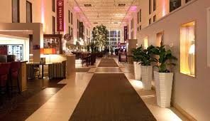 Vergleichen sie hotelpreise und finden sie den günstigsten preis für premier inn bath city centre hotel hotel für das reiseziel bath. Premier Inn Bath Road Budget Hotel Close To Terminals 1 2 And 3