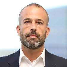 Dean Aragon's Instagram, Twitter & Facebook