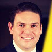 El exministo pinzón señaló a los miembros de la comisión de registrar afinidad ideológica o nexos con grupos armados. About Juan Carlos Pinzon Colombian Minister Of National Defence 1971 Biography Facts Career Wiki Life