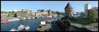 Brest France The Penfeld River Divides The City In Two On One Side The Downtown Area The Castle The Street Of Siam And T Brest Brest France Europe Hotels