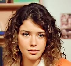 2014 yılında evlenen ve birçok kez boşanacakları konuşulan oyuncu beren saat ile şarkıcı kenan doğulu, kötü günleri geride bıraktı. Beren Saat In Kaderinin Degistigi An Kultur Sanat Haberleri