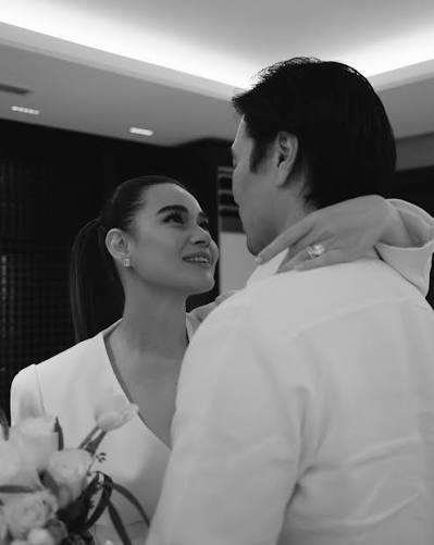 Love is in the air, and this time, it's for Bea Alonzo and Vincent Co! 💍🤍  The couple has officially tied the knot in an intimate celebration  surrounded by their closest family