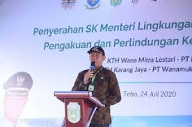 Poktan merupakan wadah belajar mengajar bagi anggota untuk meningkatkan pengetahuan, keterampilan dan sikap agar tumbuh dan berkembang menjadi usaha tani yang mandiri 4. Bupati Sukandar Dampingi Gubenur Jambi Serahkan Sk Kelompok Tani Hutan Binaan Perusahaan Pt Laj Suarabutesarko