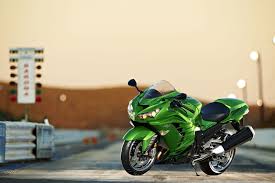 It is available in 3 variants in the indonesia. Kawasaki To Discontinue The Ninja Zx 14r After 2020 Zigwheels