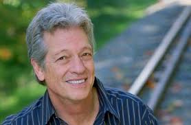 John Hammond plays the blues at Mezza