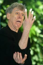 English Actor Rowan Atkinson Eats Bar Chocolate Plays Bean Filming — Stock  Editorial Photo © ChinaImages #241914942