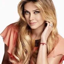 Aracely Arámbula delivered a powerhouse dual performance in Corazón  Salvaje, playing identical twins with completely opposite personalities —  Aimee, the ambitious fortune hunter, and Regina, the gentle and saintly  soul. Who watched