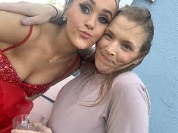 Help with photo editing for gift?