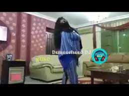 Siigo cusuub oo naag live lo wasa laga so dube daawo; Sawiro Qaawan