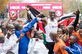 Eliud kipchoge y su récord mundial en el maratón de berlín 2018. Eliud Kipchoge Zum Zweiten Mal In Folge Welt Leichtathlet Des Jahres Mainova Frankfurt Marathon