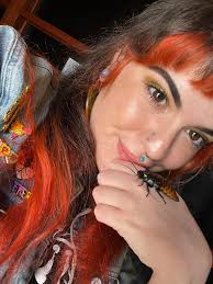 iso: folks into tattooing critters to befriend! my ig is @ceceased