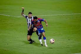 O ceará tentou em testada de charles, aos 23, enquanto o fortaleza experimentou em chutes da entrada da área de éderson e matheus jussa, mantendo o placar inalterado. Fortaleza X Ceara Pela Final Do Cearense Veja Onde Assistir Ao Vivo A Transmissao Do Jogo De Hoje Futebol Esportes O Povo