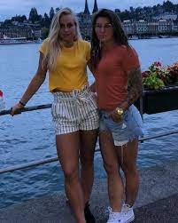Alisha lehmann, 1999 doğumlu bir futbolcu. Alisha Lehmann Ramona Bachmann Lehmann Fussball