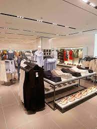 Nenechte si ujít aktuální trendy nebo doručení zdarma. Zara Launches Online Shopping In Uae Arabianbusiness