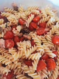 Pasta Fredda Con Trota Al Naturale Pomodorini Olive Capperi Finocchietto Selvatico E Timo Pomodorini Pasta Fredda Trota