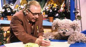 Joseph jules thomas prinsen (born june 9, 1942) is a dutch actor, television presenter, singer and writer. Zoetermeers Dagblad Beeld En Geluid Herdenkt Aart Staartjes