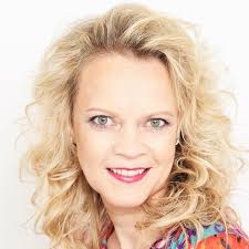 Everytime life hits me, i choose HOPE! 🦋 Not everything goes as planned,  and sometimes we need to stay strong in our belief that something better is 