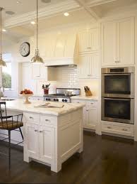 The 2 Seasons The Mother Daughter Lifestyle Blog Kitchen Inspirations Classic Kitchens Traditional Kitchen