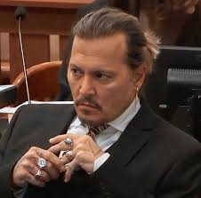 La pelea de Johnny Depp contra Amber Heard continúa