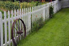 More wood frame wire fence ideas: 20 Best Backyard Fence Ideas Privacy Fence Ideas For Backyards
