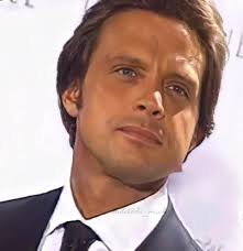 @Luis Miguel ❤️‍🔥 ✨🎙️ #idoloporsiempre #luismiguel #luismiguelfan  #luismigueltour2023 #luismiguelenvivo #misbolerosfavoritos #estarcontigo