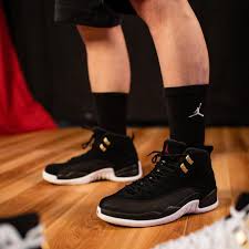 Air Jordan 12 Retro Black White Taxi Insidesneakers Air Jordan 12 Retro Reverse Taxi 130690 017 Girls Wearing Jordans Air Jordans Sneakers Fashion