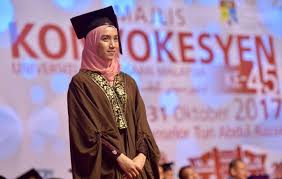 Anugerah kualiti naib cancellor (malay: Dayang Roziekah Raih Anugerah Naib Canselor Ukm News Portal