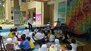 Manakala ada hambatan pulsa, gawai, internet dan juga guru tak bisa mengintegrasikan. Pembelajaran Di Luar Bilik Darjah Mudah Mengajar