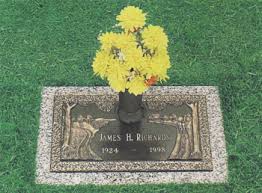 We have a wide selection of granites to choose from including imported granite, larger sizes, custom bases and specialty granite. Bronze Cemetery Markers Bronze Grave Markers Bronze Grass Marker