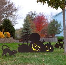 Personalized garden flags are a great way to get in the spirit for holidays like christmas, easter, halloween, valentine's day, the 4th of july and more. 49 Fun And Easy Outdoor Halloween Decorations Better Homes Gardens