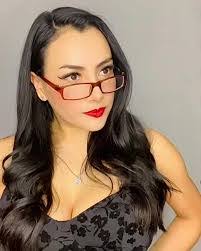 Janet Morales's Instagram, Twitter & Facebook