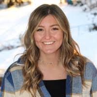 Lauren Smeltzer's Instagram, Twitter & Facebook