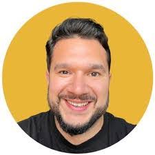 Abby Holcomb's Instagram, Twitter & Facebook