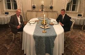 Že byl vězněn proti své vůli na krymu, byl obviněn jako majitel čapího hnízda a následně křivě označen jakožto osoba nesvéprávná a tudíž o svém rozhodování a osudu nekompetentní. Zeman Se Sesel V Lanech S Babisem Prezident Si Na Ctvrtek Pozve Na Hrad Petricka Domov Lidovky Cz