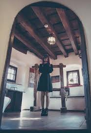 Visiting Dracula S Bran Castle Vampire Tour Of Transylvania Vlad The Impaler Romania Goth Halloween La Carmina Blog Alternative Fashion Goth Travel Su Vlad The Impaler Dracula Vlad The Impaler Castle