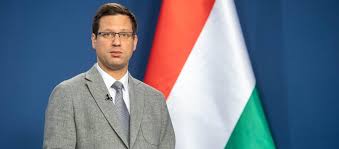 Gulyás meg egyre oldottabb, szimpatikus. Itthon Gulyas Gergely Megfejtette Mi A Baj A Nyugattal Aztan Schmidt Maria Meg Ratett Egy Lapattal Hvg Hu