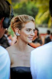 8 inches and weighs 66 kg. Emily Wickersham Wikipedia