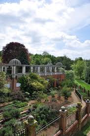 Pergola Hill Garden In 2020 Hampstead London London Places London Park
