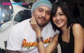 Life is simple but you can't underestimate life. Gary Iskak Mulai Larang Istri Kerja