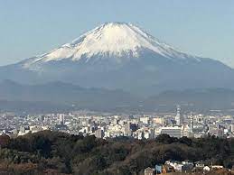 Mt Fuji And Beautiful Autumn Leaves At Tenen Hiking Trail In Kamakura 1 Minute Traveller