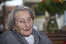 Dana zátopková 1952.jpg 420 × 280; Gl9ufmes0ydn3m