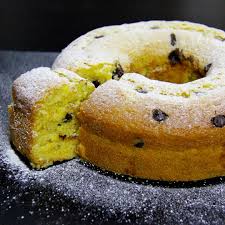 Dolcetto semplicissimo, veloce e leggero, senza uova né burro né olio, solo tanto succo di arancia spremuta. Al Ta Cucina Ciambellone All Arancia Con Gocce Di Cioccolato Senza Burro Latte E Uova Facebook