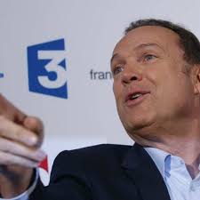 Depuis quelques années, l'animateur continue sa carrière après son éviction de questions pour un champion. Julien Lepers Ses 1 3 Millions D Euros D Indemnites Font Debat Gala