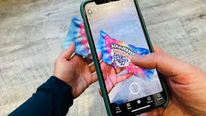 Introducing ben & jerry's peace pop, featuring their iconic fairtrade vanilla ice cream with chocolate chips, a cookie dough centre, and soft chocolate coating. Ben Jerry S Und Snapchat Lassen Woody Die Kuh Tanzen W V