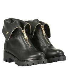 Die Stiefeletten Von Marc Cain Collection Uberzeugen Mit Einem Stylishen Auftritt Der Sowohl Hochgeschlossen Oder Mit Umgeschlagene Stiefeletten Stiefel Leder