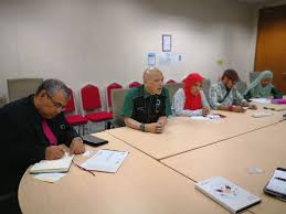 Dato' haji mazlan bin mohamad, d.s.a.p., d.i.m.p. Perjumpaan Diantara Ketua Aktivis Ppim Bersama Pengarah Bahagian Pengurusan Sekolah Harian Kpm 27 2 18 Ppim