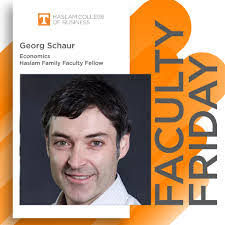 Robin Mcnutt's Instagram, Twitter & Facebook